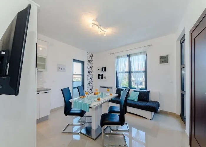 Апартаменты With Parking Space Privlaka, Zadar - 23472 Привлака